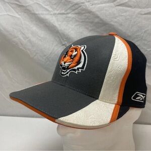 VINTAGE CINCINNATI BENGALS NFL REEBOK FITTED HAT 7 3/8